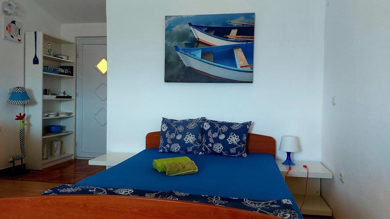 Arts Room Jasmina With Sea View Bikers And Pets Are Welcome Starigrad Paklenica Extérieur photo