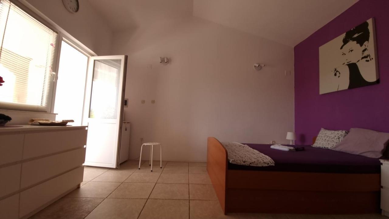 Arts Room Jasmina With Sea View Bikers And Pets Are Welcome Starigrad Paklenica Extérieur photo